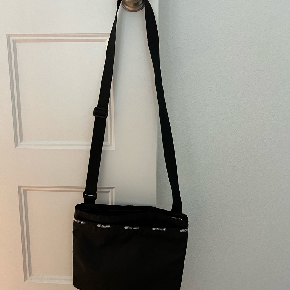 Lesportsac Madison Nylon Crossbody Black Bag - Picture 2 of 11